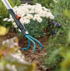 GARDENA Combisysteem Krabber Cultivatior - Werkbreedte 9 Cm - Aanbevolen Steellengte 130 Cm -Tuingereedschap 1193x1200