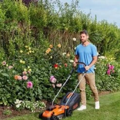 Black & Decker BLACK+DECKER BCMW3318N-XJ Grasmaaier - 18V - 33cm - Excl. Accu & Lader -Tuingereedschap 1200x1200 389