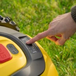 Powerplus POWXG6305 Robotmaaier - 18V - Voor Gazons Tot Ca. 500m² - Maaibreedte 180mm - Incl. Laadstation En Accessoires -Tuingereedschap 1200x1200 396