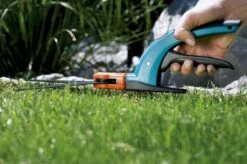 GARDENA Comfort Grasschaar - 360° Draaibaar - Antikleef Coating - Golfsnede -Tuingereedschap 1200x799 109