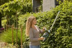 GARDENA - ComfortCut 50/18V-P4A Ready-To-Use Set - Heggenschaar -Tuingereedschap 1200x799 116