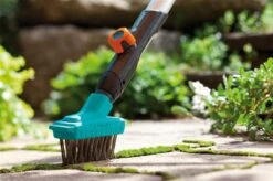 GARDENA Combisysteem Voegenborstel M Metaal - Aanbevolen Steellengte 130 /150 Cm -Tuingereedschap 1200x799 211