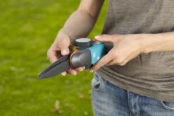 GARDENA Comfort Grasschaar - Op Steel -Tuingereedschap 1200x799 87