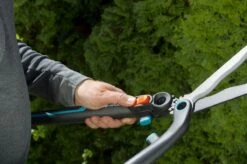 GARDENA - 2 In 1 EnergyCut Heggenschaar - 2.5x Meer Kracht - Totale Lengte 60 Cm -Tuingereedschap 1200x799 96