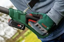 Bosch UniversalHedgePole 18 Heggenschaar Op Steel - Met 18 V Accu En Lader -Tuingereedschap 1200x800 140