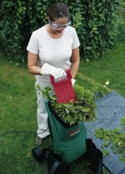 Bosch AXT Rapid 2200 Hakselaar - 2200 W - 90 Kg/u -Tuingereedschap 862x1200