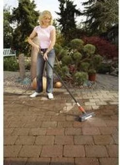 GARDENA Cleansystem Comfort Schrobber - Reinigen Van Paden - Terras - Oprit -Tuingereedschap 873x1200 1